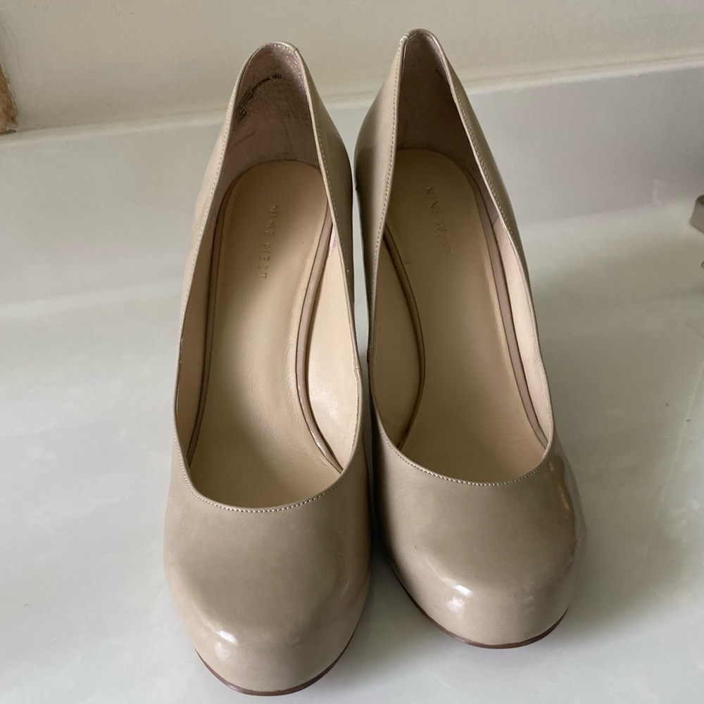 Nude Wedges